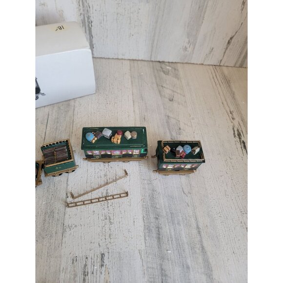 Dept 56 55735 The Flying Scot Heritage village xmas accessory - Picture 8 of 9